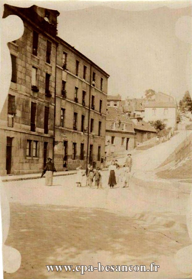 BESANÇON - Petit Battant vu depuis les quais de Strasbourg